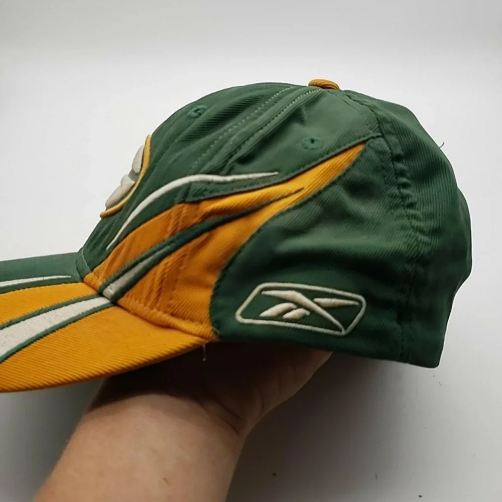 Green Bay Packers Hat Cap Fitted Mens One Size Green NFL Football Reebok
